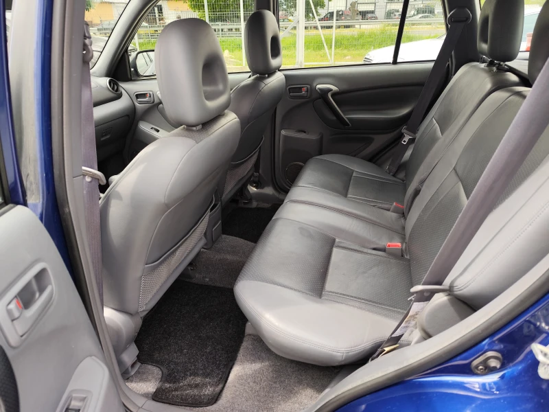 Toyota Rav4 2.0VVT-i/automat, снимка 8 - Автомобили и джипове - 50208492