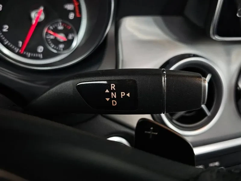 Mercedes-Benz GLA 220 X156 Premium, снимка 9 - Автомобили и джипове - 56225048