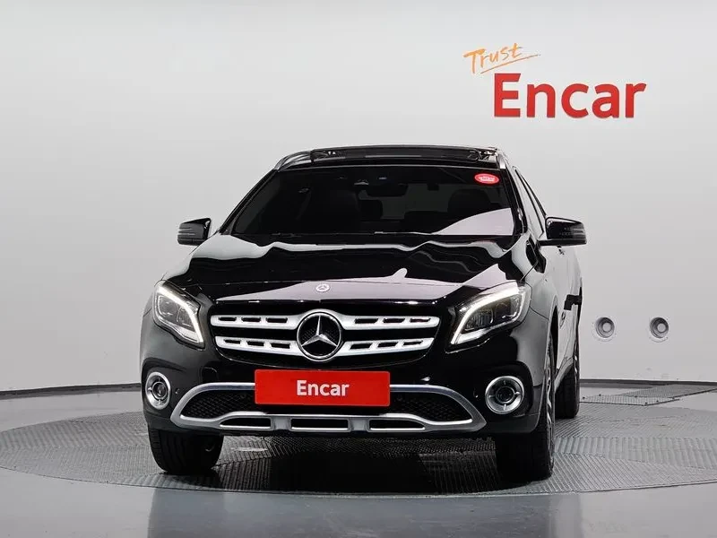 Mercedes-Benz GLA 220 X156 Premium, снимка 3 - Автомобили и джипове - 56225048