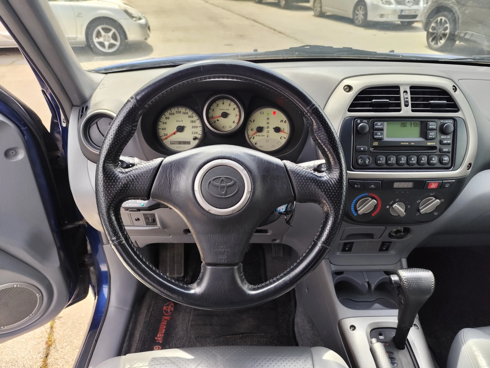 Toyota Rav4 2.0VVT-i/automat - изображение 9