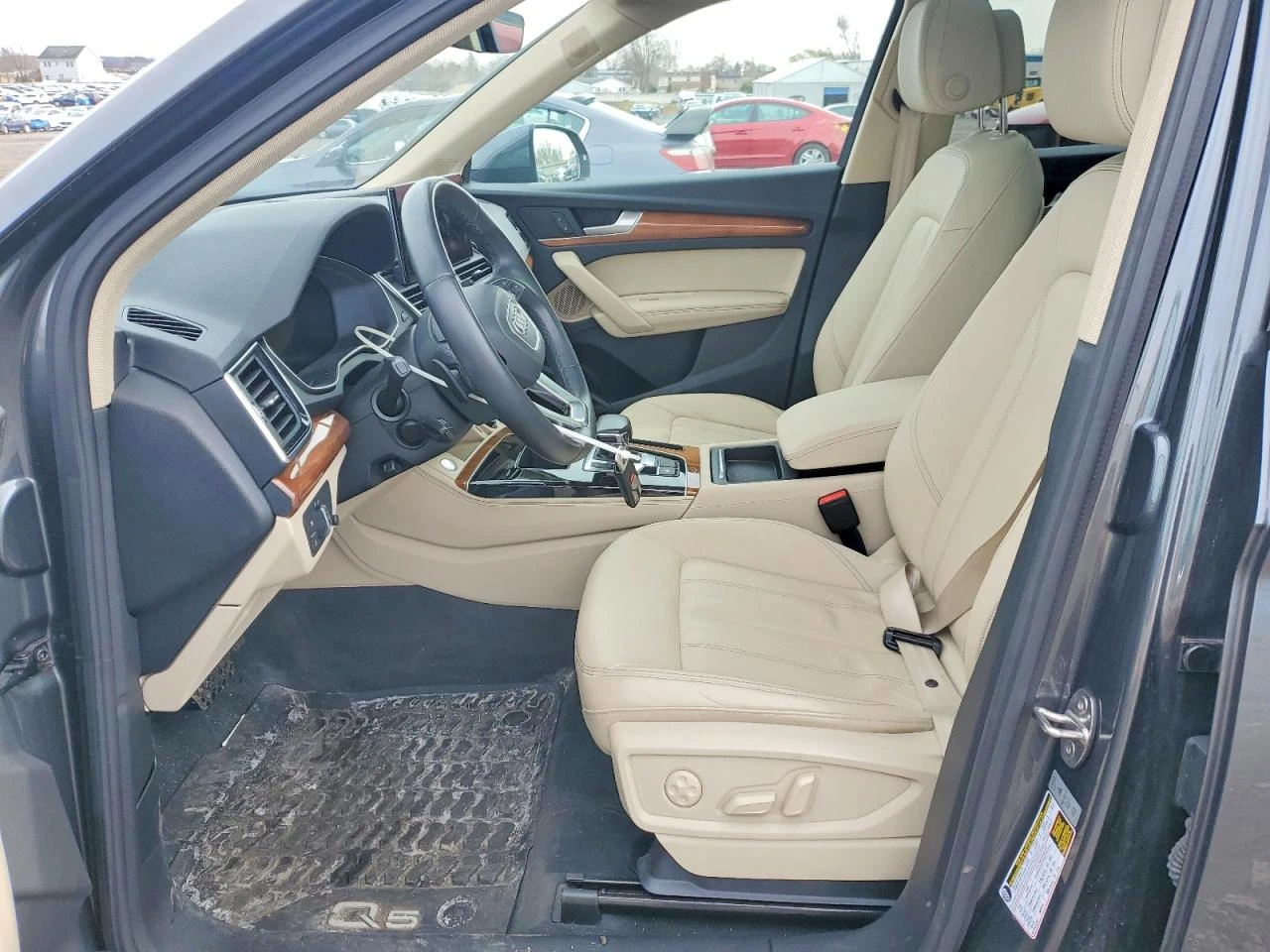 Audi Q5 2.0T* PREMIUM* PLUS* ДИГИТАЛНО* ТАБЛО* 360КАМЕРА* , снимка 9 - Автомобили и джипове - 53963418