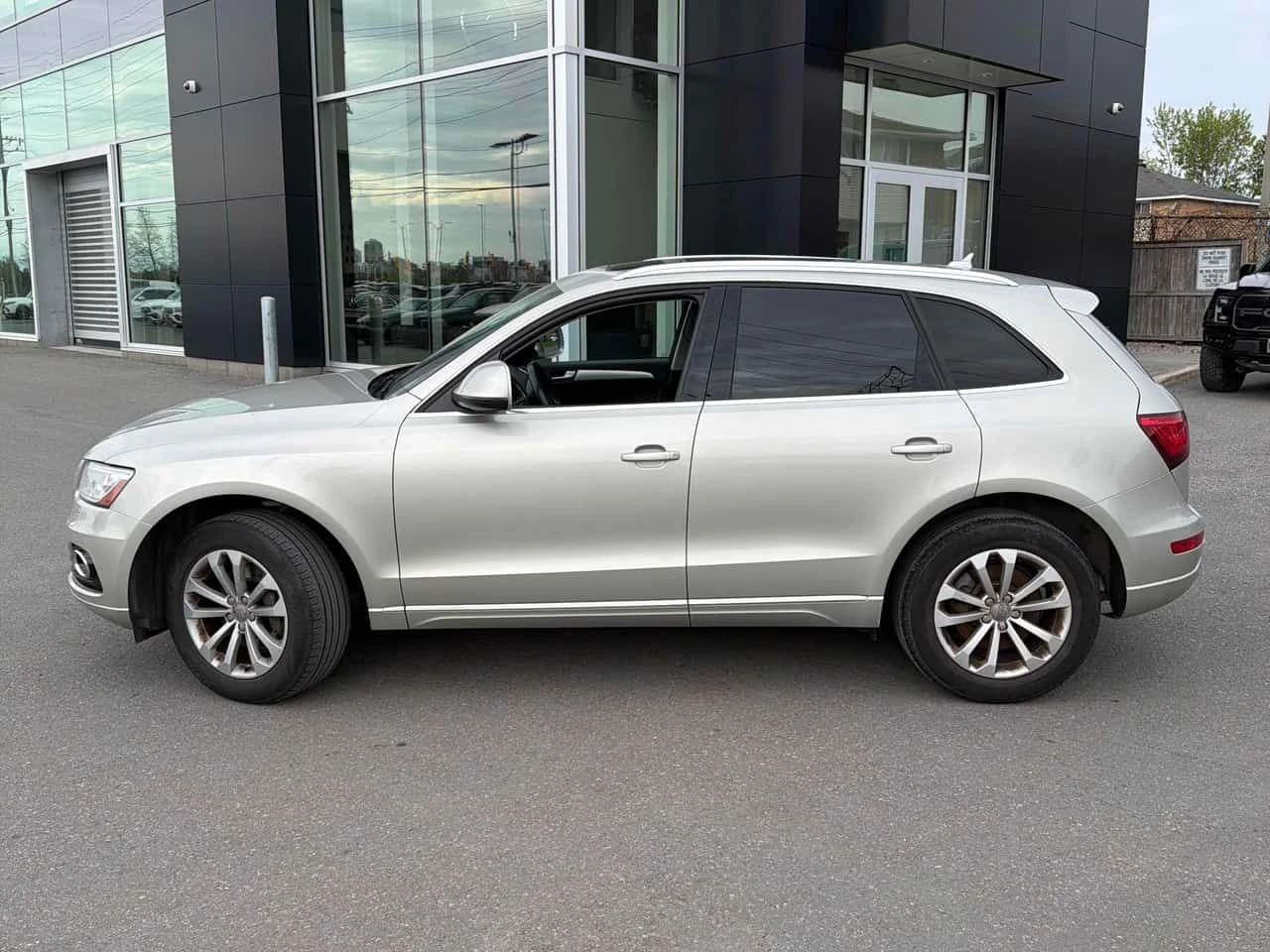 Audi Q5  3.0L TDI Technik | КОЖА | ОБДУХВАНЕ | ПОДГРЕВИ , снимка 2 - Автомобили и джипове - 54591742