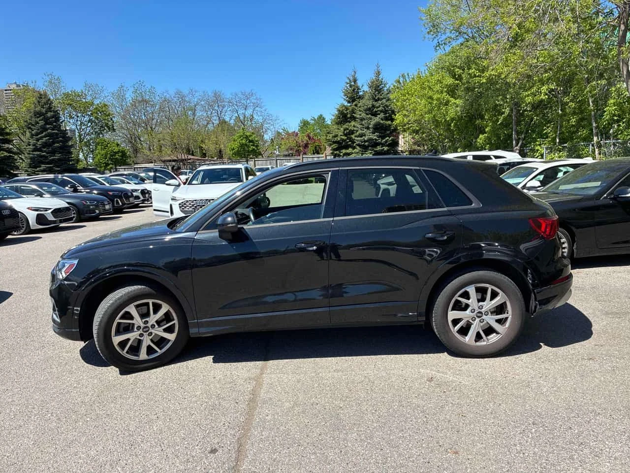 Audi Q3 * Komfort * CARFAX * ПАНО * KEYLESS * ПОДГРЕВИ, снимка 2 - Автомобили и джипове - 54636628