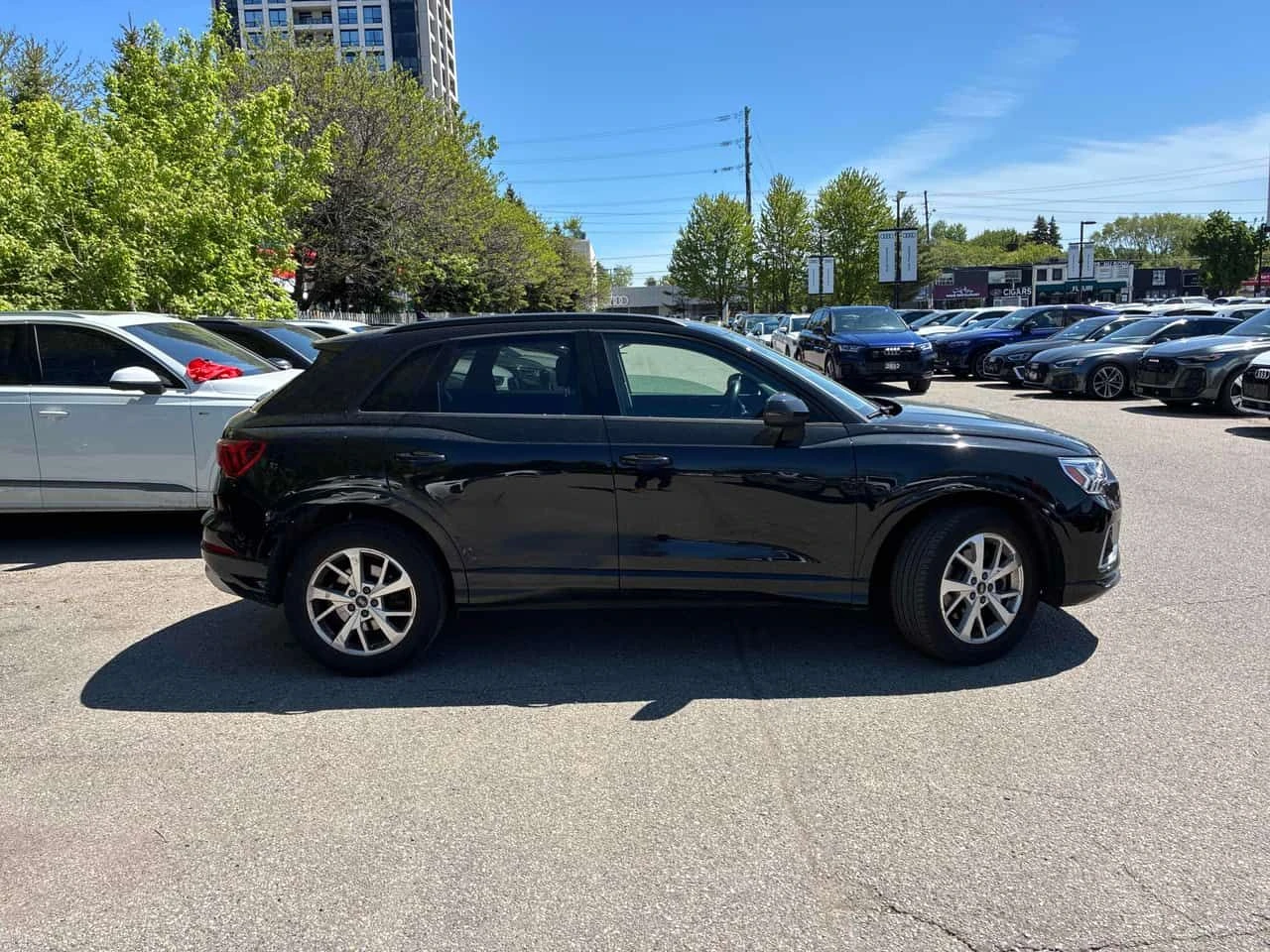 Audi Q3 * Komfort * CARFAX * ПАНО * KEYLESS * ПОДГРЕВИ, снимка 3 - Автомобили и джипове - 54636628