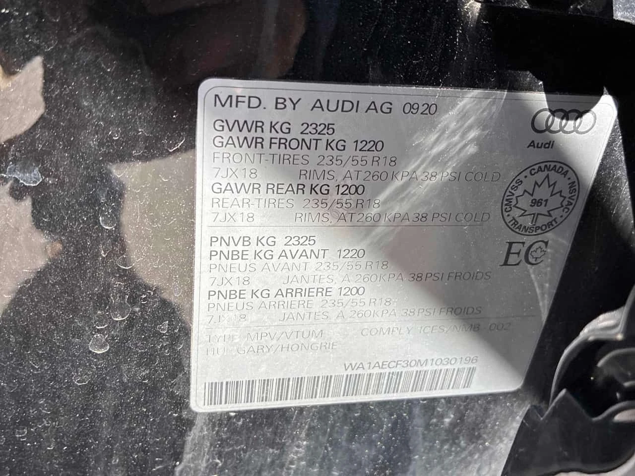Audi Q3 * Komfort * CARFAX * ПАНО * KEYLESS * ПОДГРЕВИ, снимка 10 - Автомобили и джипове - 54636628