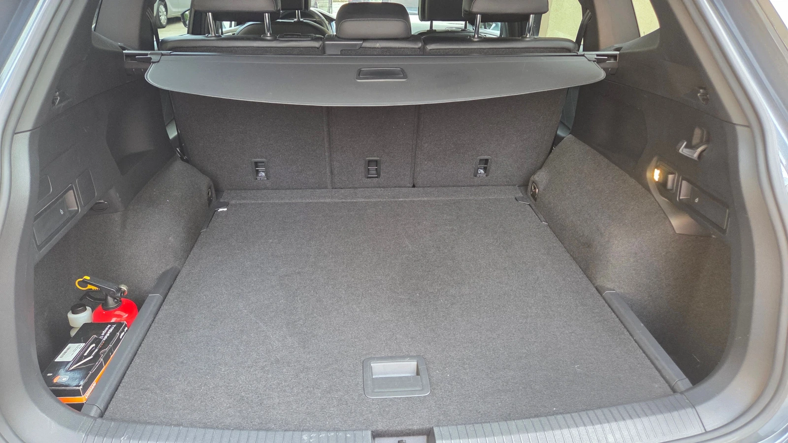 VW Tiguan Allspace R-Line 4Motion 245 HP Panorama DSG IQ.LIGHT-Matrix, снимка 11 - Автомобили и джипове - 56043607