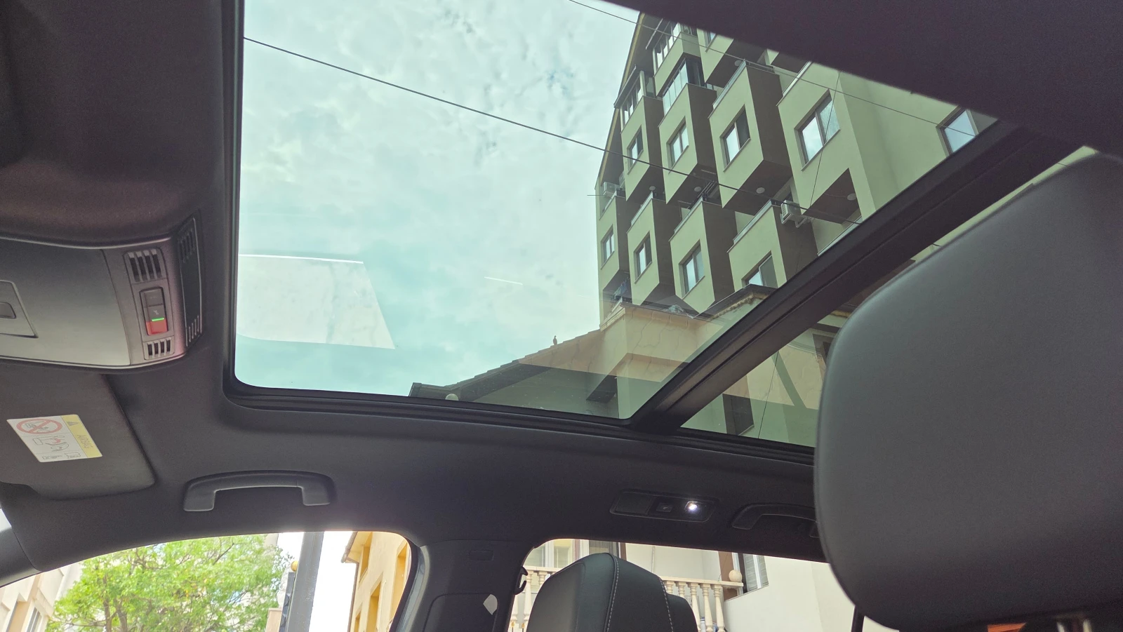 VW Tiguan Allspace R-Line 4Motion 245 HP Panorama DSG IQ.LIGHT-Matrix, снимка 14 - Автомобили и джипове - 56043607
