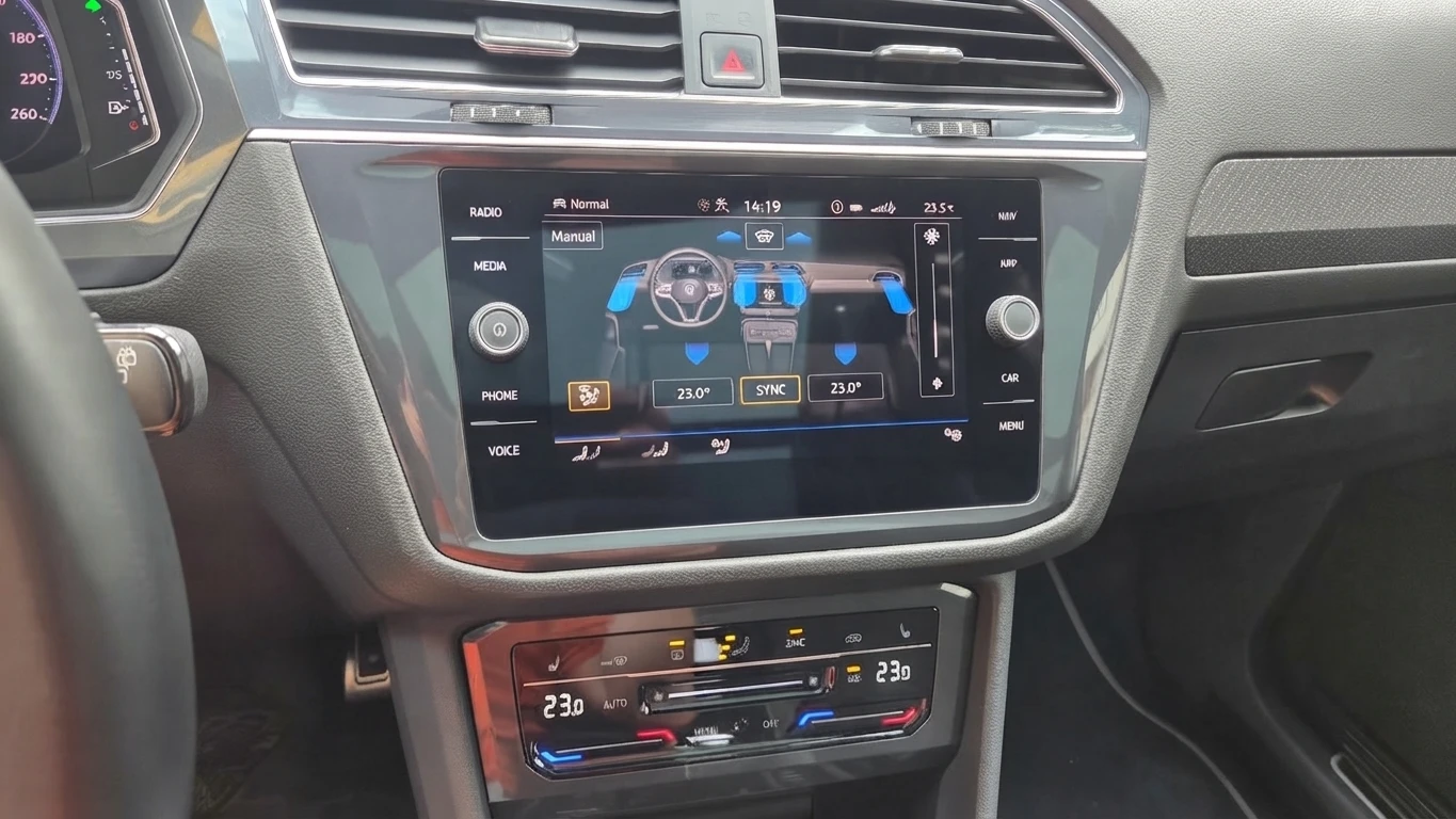 VW Tiguan Allspace R-Line 4Motion 245 HP Panorama DSG IQ.LIGHT-Matrix, снимка 17 - Автомобили и джипове - 56043607