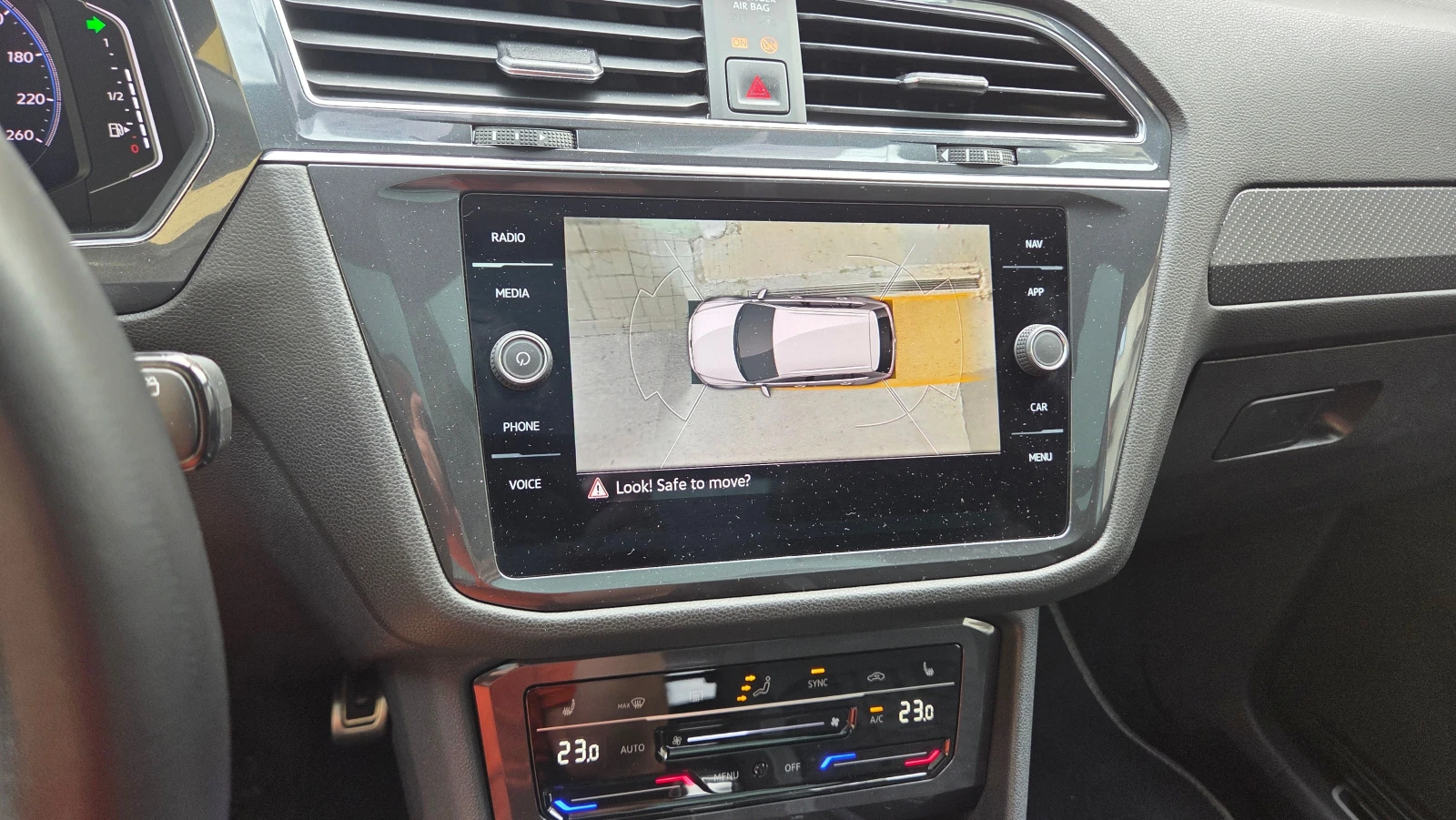 VW Tiguan Allspace R-Line 4Motion 245 HP Panorama DSG IQ.LIGHT-Matrix, снимка 9 - Автомобили и джипове - 56043607