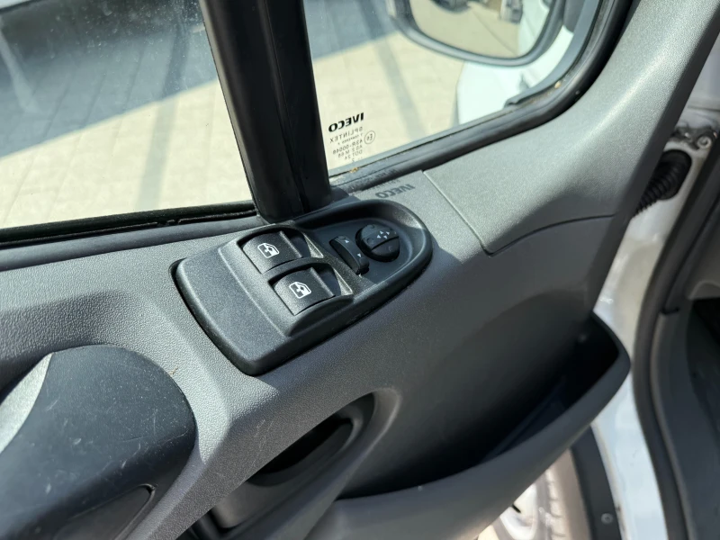 Iveco Daily 35C17 3.0HPI до 3.5т. 3.55м. Хладилен + Клима , снимка 15 - Бусове и автобуси - 50520774