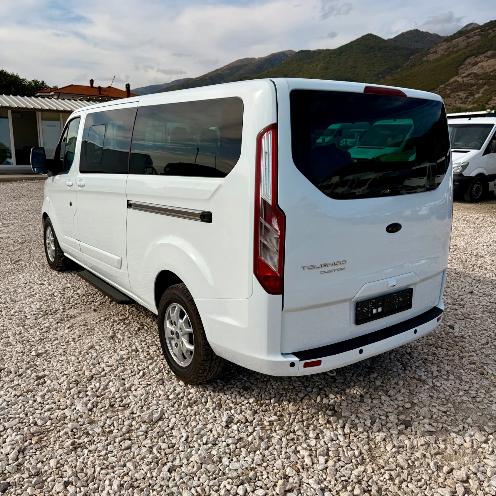 Ford Transit Custom TOURNEO-2.2TDCi-9местен-Клима-Макси - изображение 5