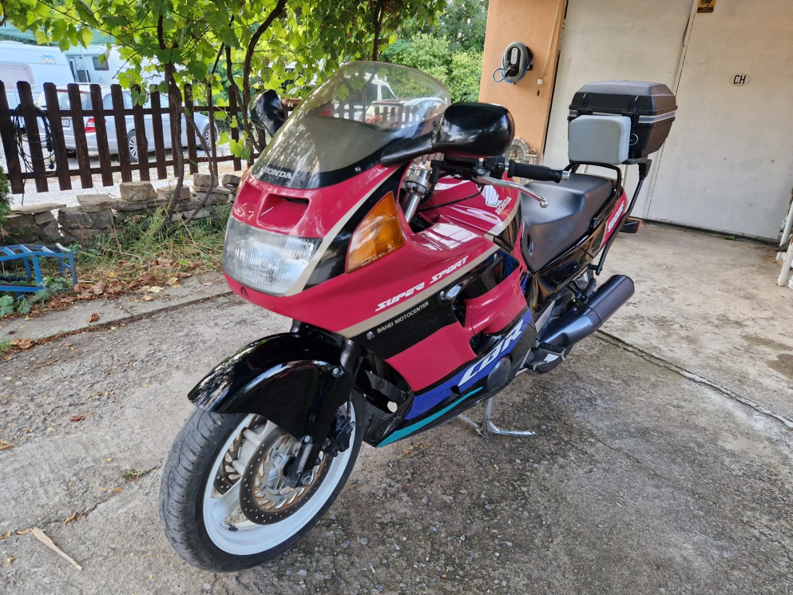 Honda Cbr 1000F2 Швейцария, снимка 12 - Мотоциклети и мототехника - 55574480