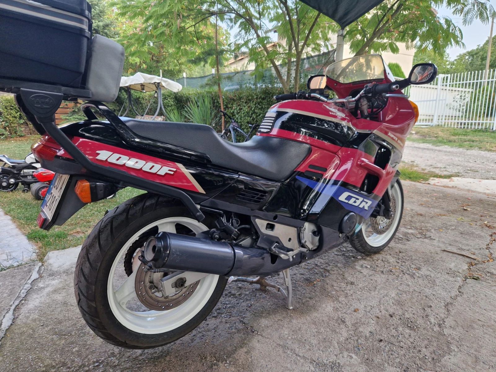 Honda Cbr 1000F2 Швейцария, снимка 7 - Мотоциклети и мототехника - 55574480