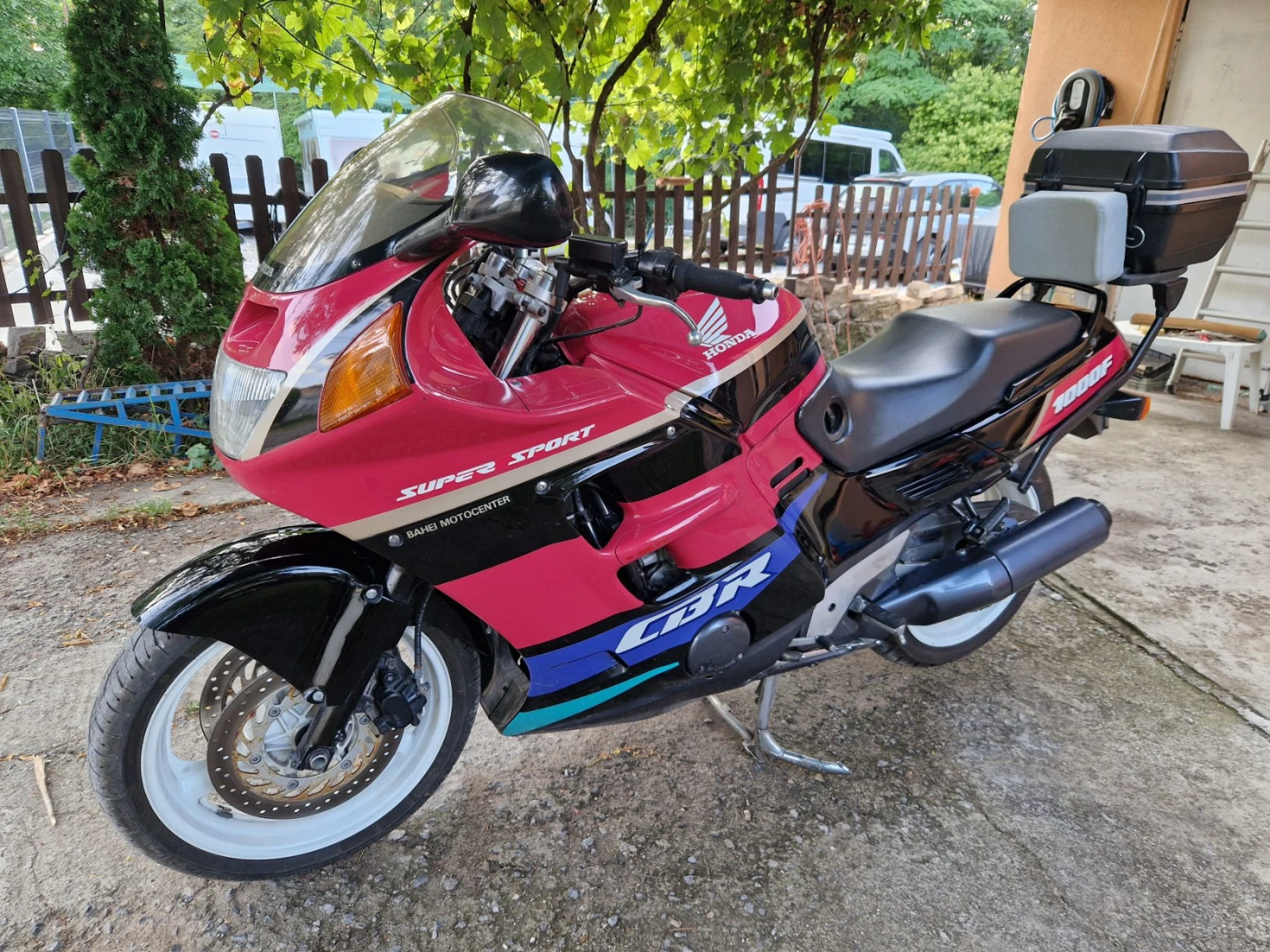 Honda Cbr 1000F2 Швейцария, снимка 11 - Мотоциклети и мототехника - 55574480