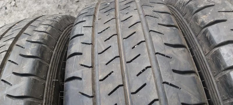 Гуми Летни 205/70R15, снимка 6 - Гуми и джанти - 35136867