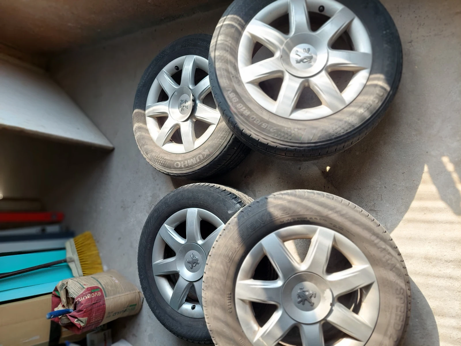 Гуми с джанти Kumho 215/60R16