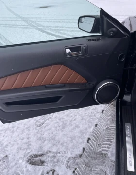 Ford Mustang V6 Premium | Автоматик | Кожа | Без Ръжда | Carfax - 12999 € / 25423.83 лв. - 40472684 10