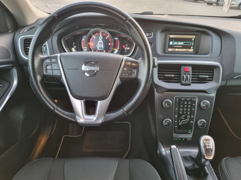 Volvo V40 1.6 DI D2 DIGITAL, снимка 8 - Автомобили и джипове - 48448442