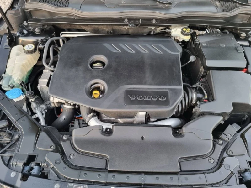 Volvo V40 1.6 DI D2 DIGITAL, снимка 17 - Автомобили и джипове - 48448442