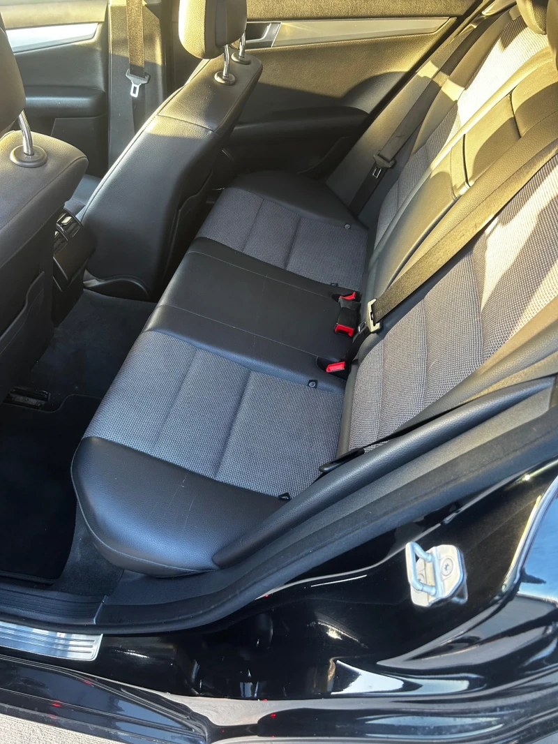 Mercedes-Benz C 220, снимка 10 - Автомобили и джипове - 52170314