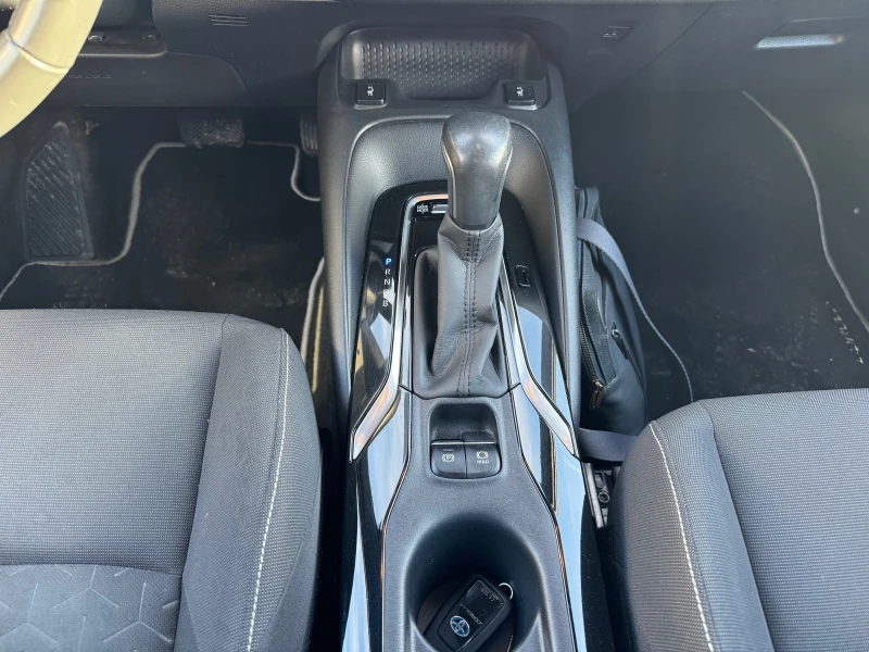 Toyota Corolla Toyota Corolla Touring Sports 1.8 Hybrid, снимка 9 - Автомобили и джипове - 52294392