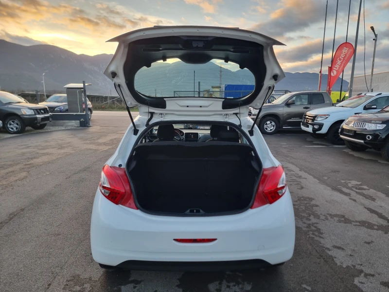 Peugeot 208 1.4I GAS, снимка 13 - Автомобили и джипове - 52627850