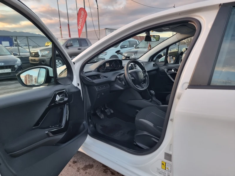 Peugeot 208 1.4I GAS, снимка 10 - Автомобили и джипове - 52627850