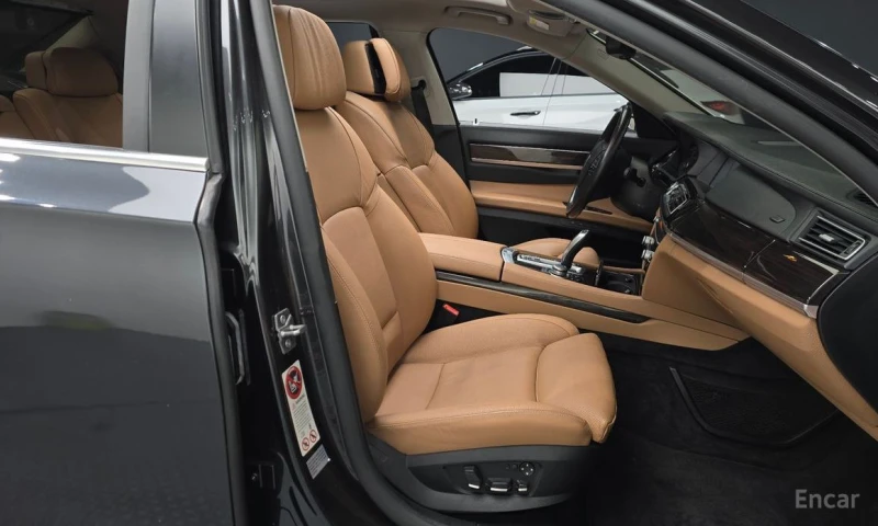BMW 750, снимка 10 - Автомобили и джипове - 52805674