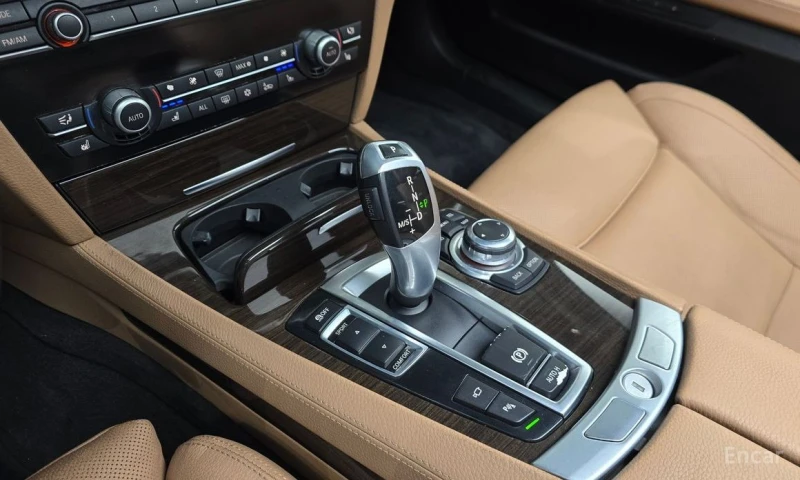 BMW 750, снимка 9 - Автомобили и джипове - 52805674