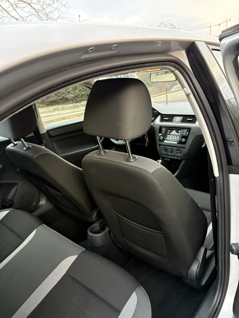 Skoda Rapid Ambition 1.6 TDI-CR 81 kW, снимка 8 - Автомобили и джипове - 53270740