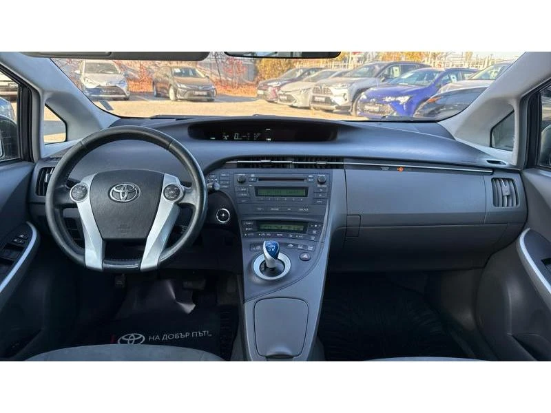 Toyota Prius, снимка 8 - Автомобили и джипове - 48012829