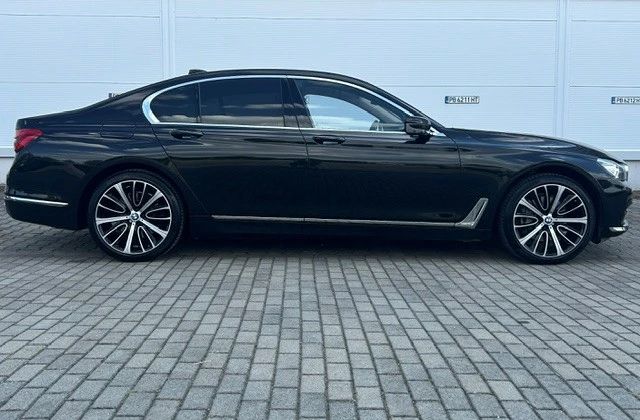 BMW 730