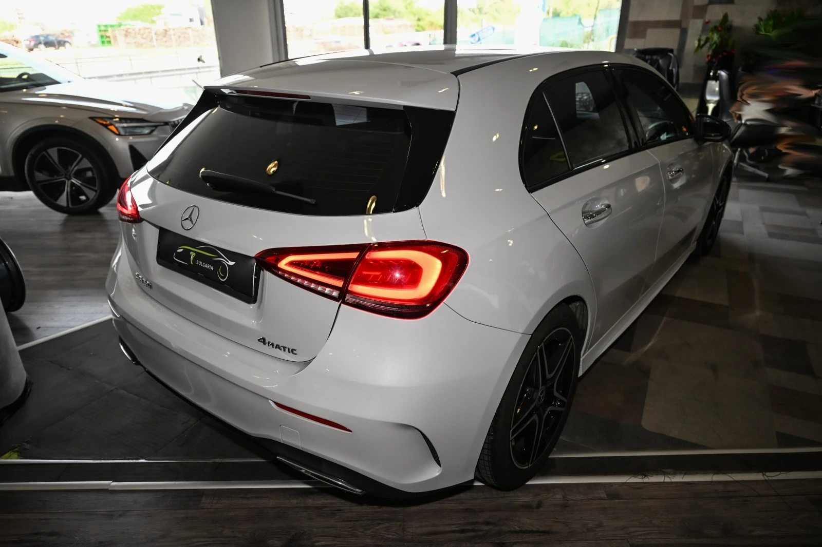 Mercedes-Benz A 250 4MATIC Hatch - изображение 4