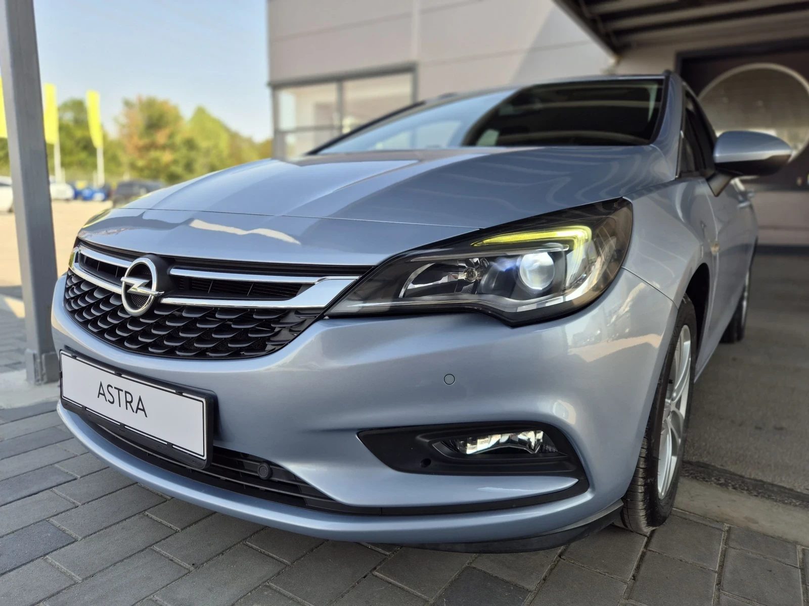 Opel Astra 1.6CDTi Automatic  - изображение 8