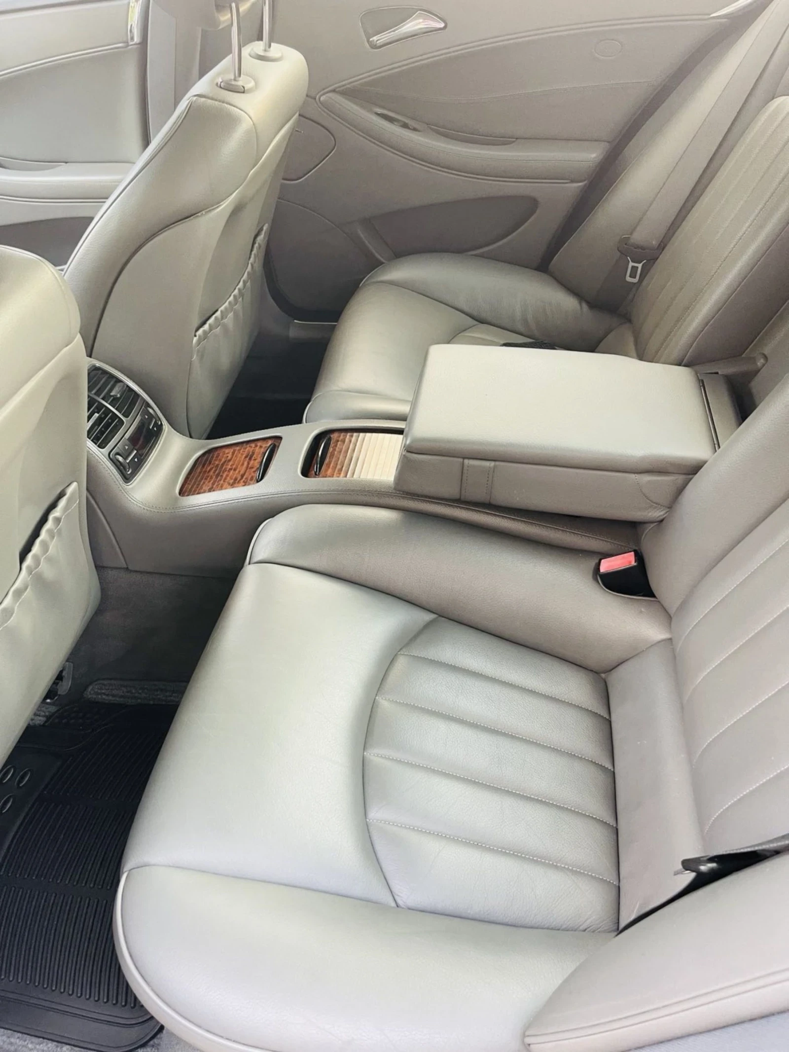 Mercedes-Benz CLS 320  - изображение 8