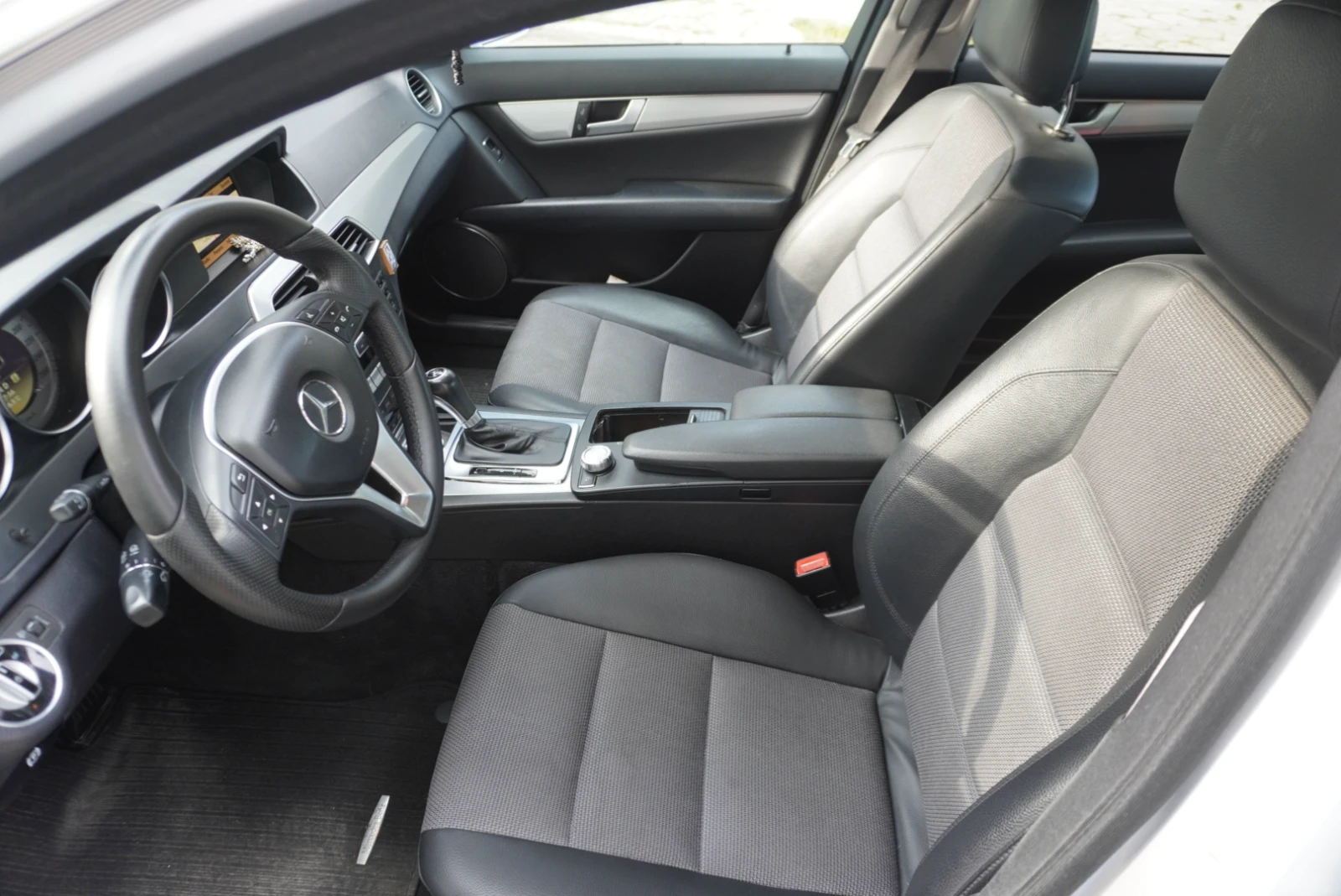 Mercedes-Benz C 220 AVANTGARDE - изображение 5