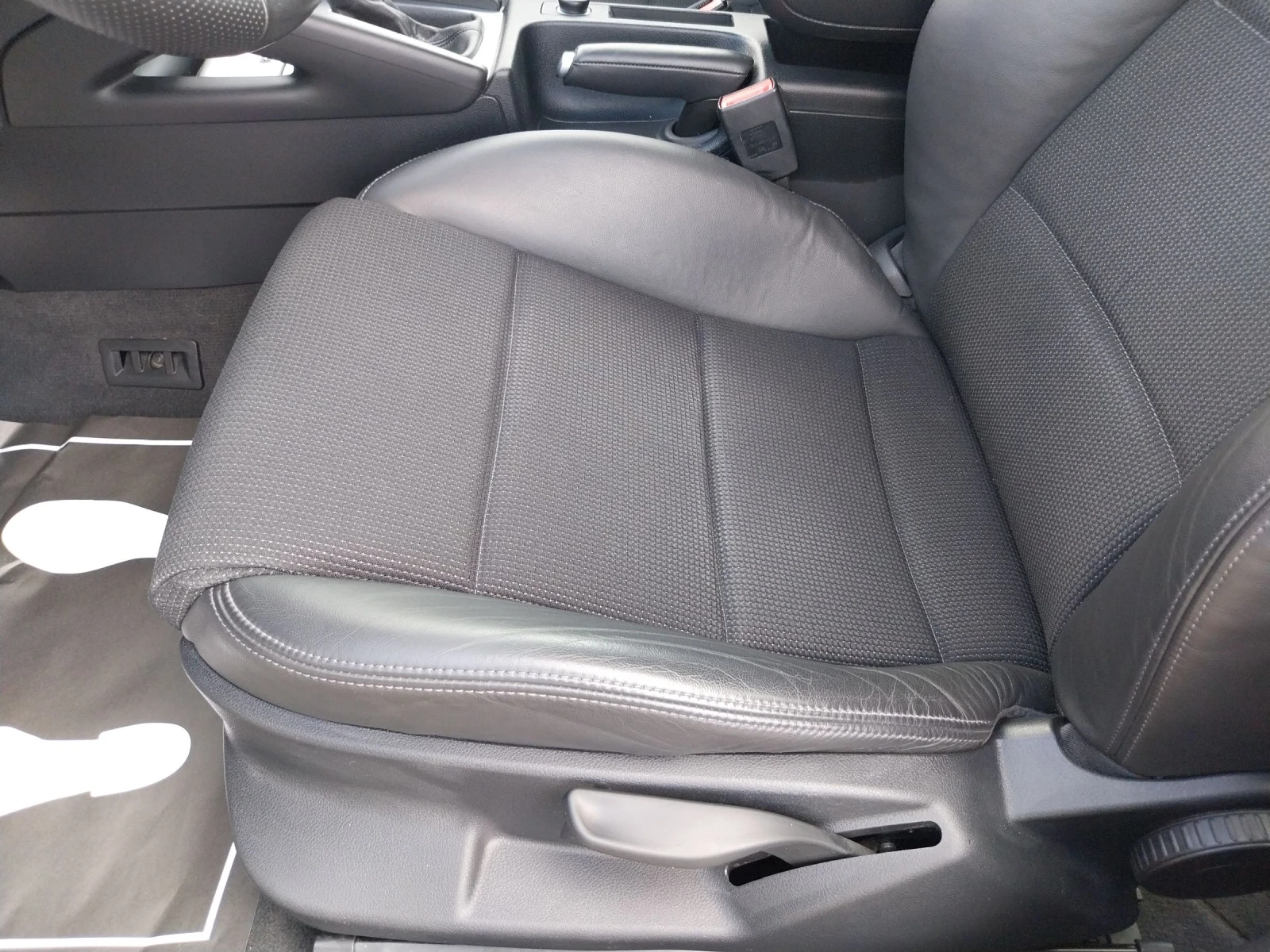 Audi A3 2.0 TDI, S-Line - изображение 8