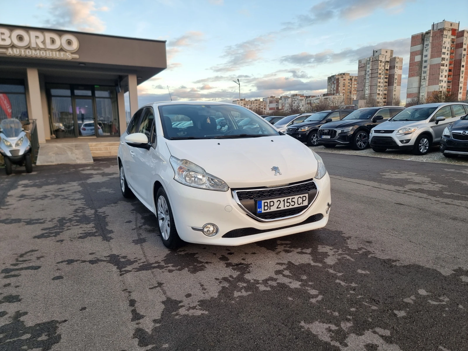 Peugeot 208 1.4I GAS - изображение 9
