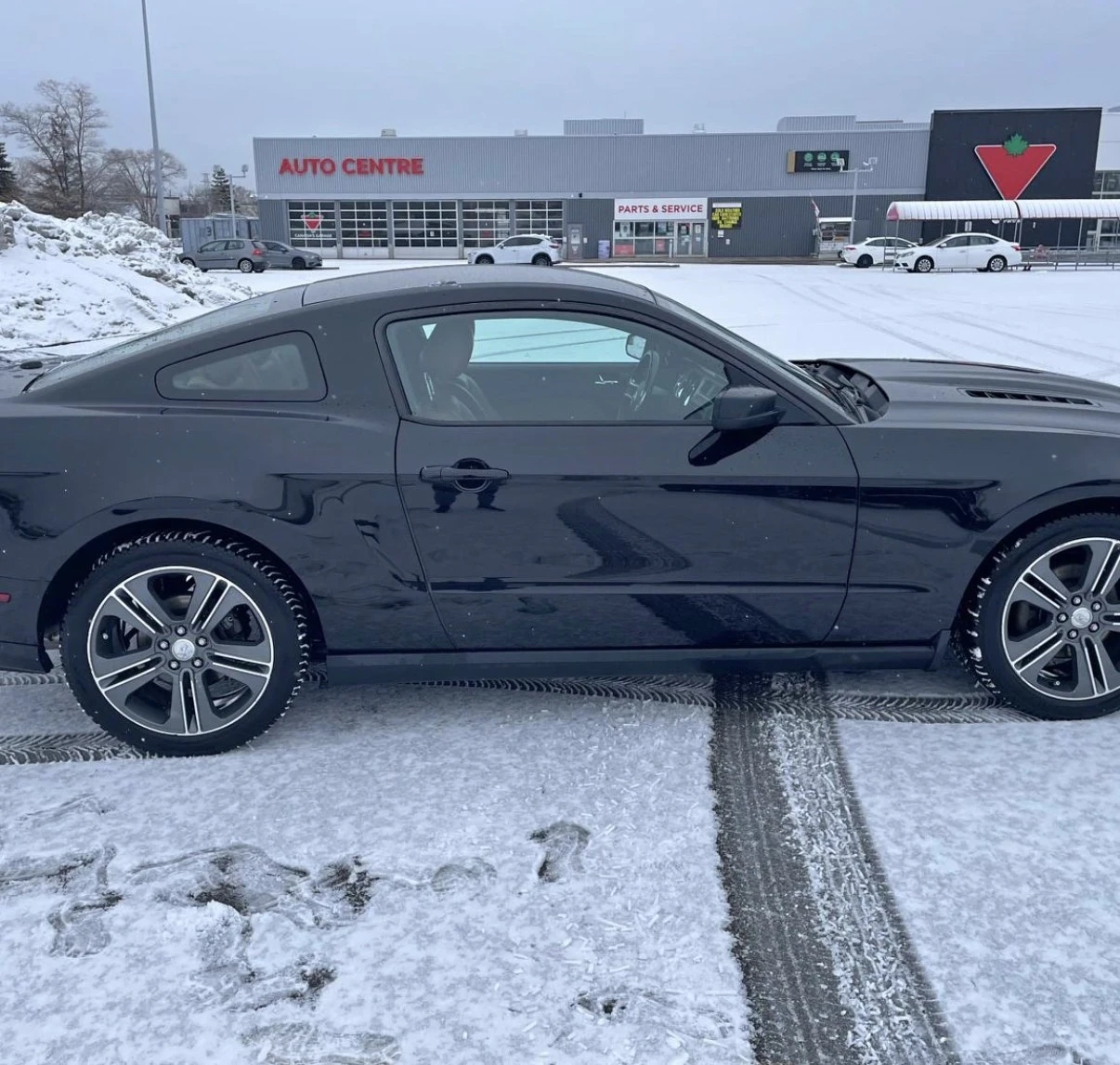 Ford Mustang V6 Premium | Автоматик | Кожа | Без Ръжда | Carfax - изображение 2