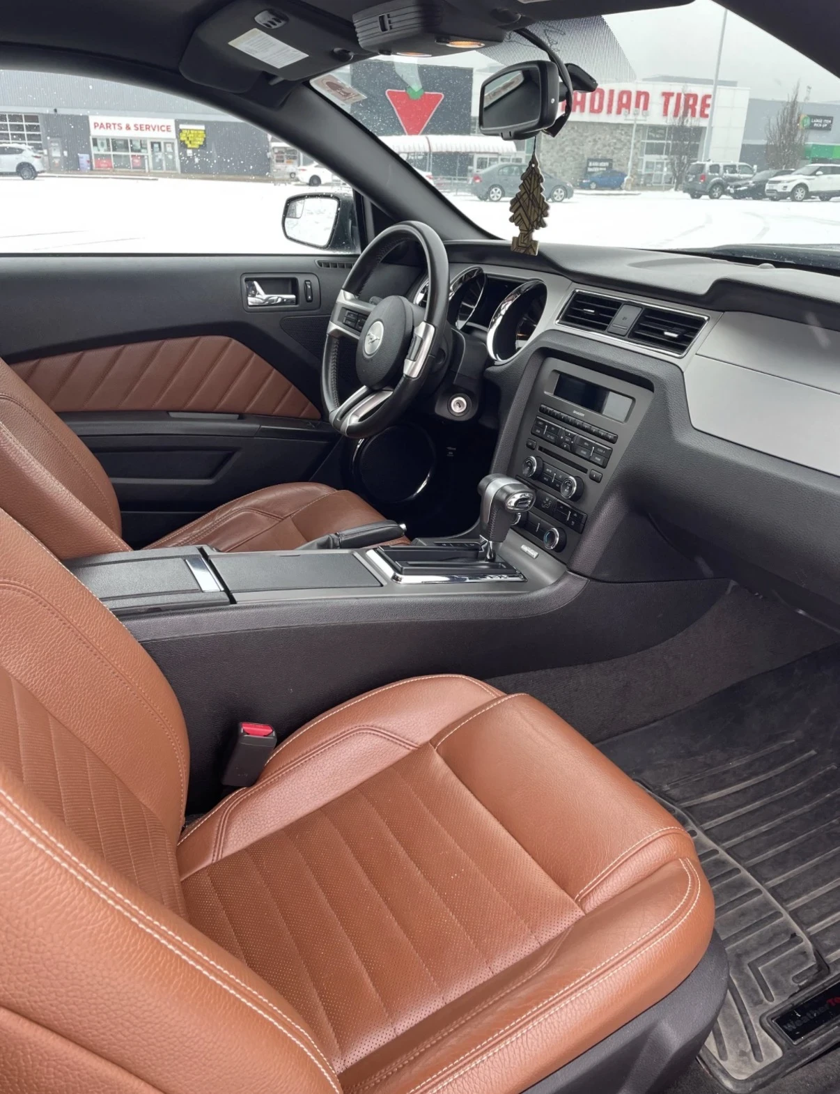 Ford Mustang V6 Premium | Автоматик | Кожа | Без Ръжда | Carfax - изображение 8