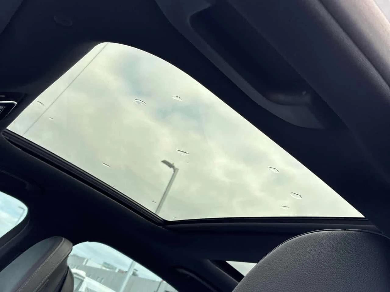 Mercedes-Benz C 300 360/ВТОРИ ГУМИ/ПРЕДСТАВИТЕЛСТВО НА MERCEDES - изображение 10