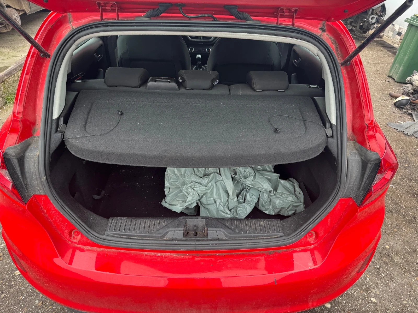 Ford Fiesta 1.1i 70кс, снимка 9 - Автомобили и джипове - 53856152