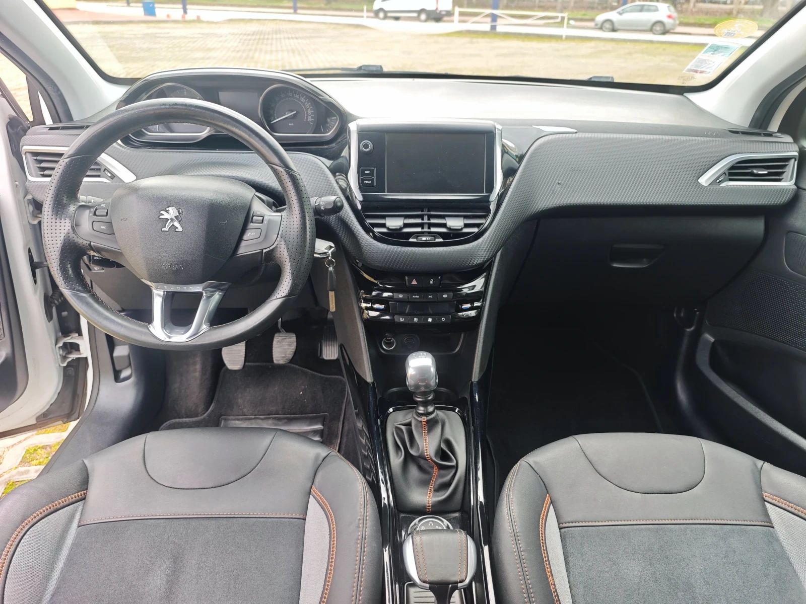 Peugeot 2008 Crossway 1.6 BlueHDI, LED, NAVI, TOP Състояние , снимка 11 - Автомобили и джипове - 53966920