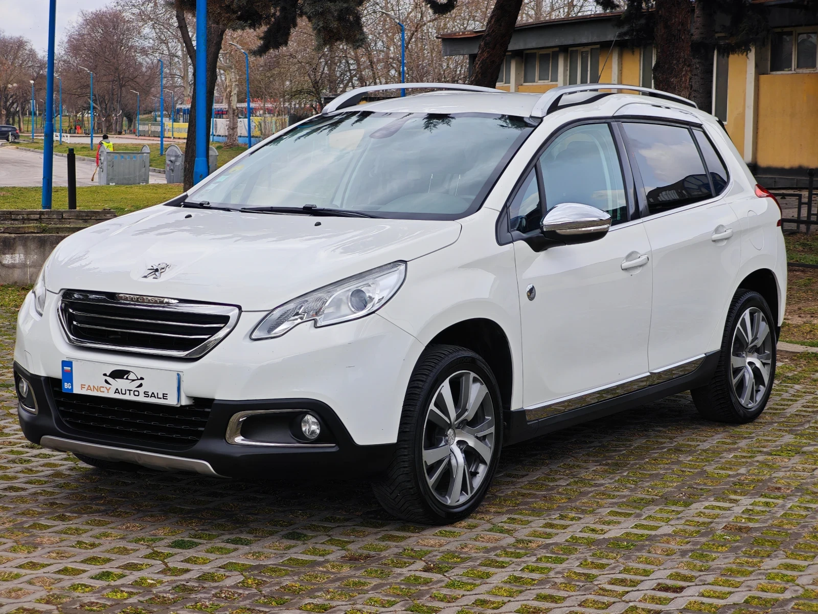 Peugeot 2008 Crossway 1.6 BlueHDI, LED, NAVI, TOP Състояние 