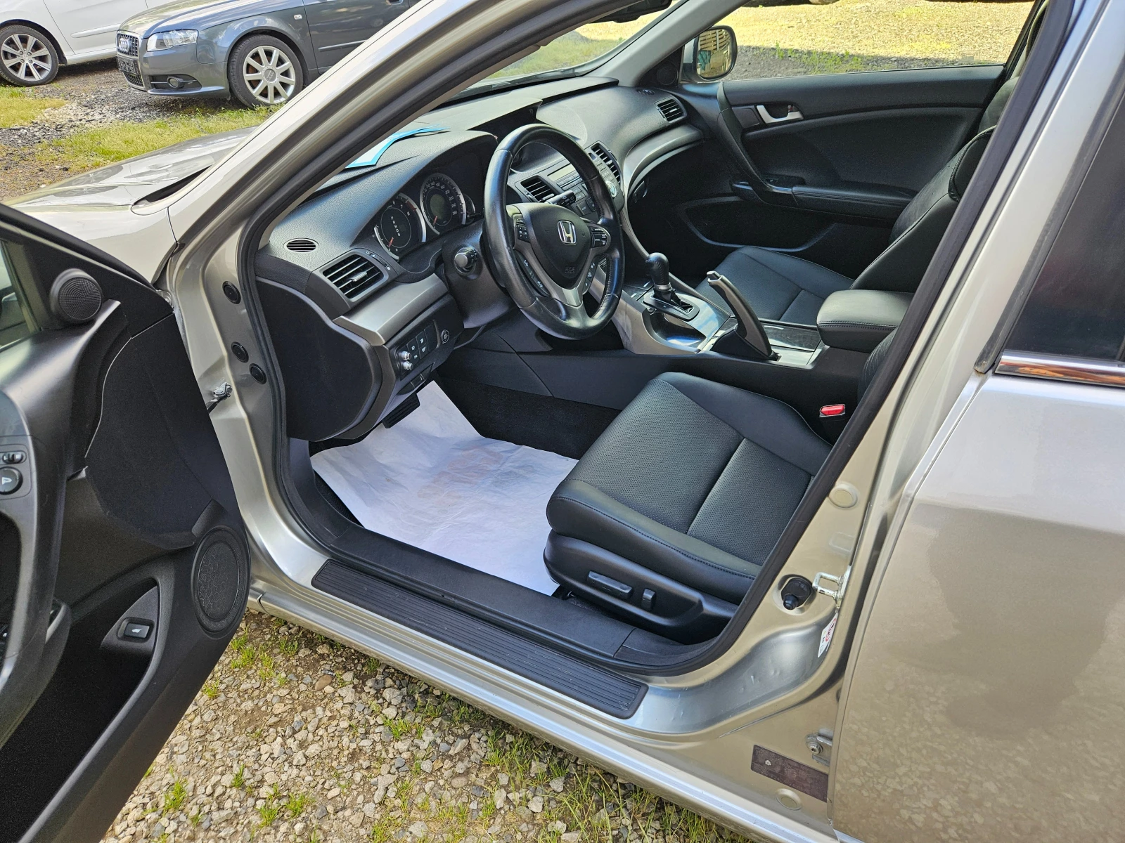 Honda Accord 2.4 201кс, снимка 10 - Автомобили и джипове - 54707256