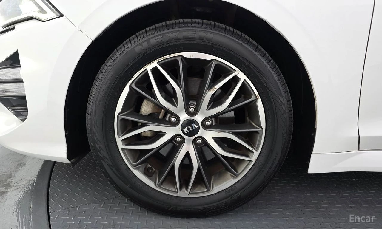 Kia K5 2.0 Trendy* ПОДГРЕВ* КАМЕРА* КРАЙНА ЦЕНА* , снимка 5 - Автомобили и джипове - 54712570