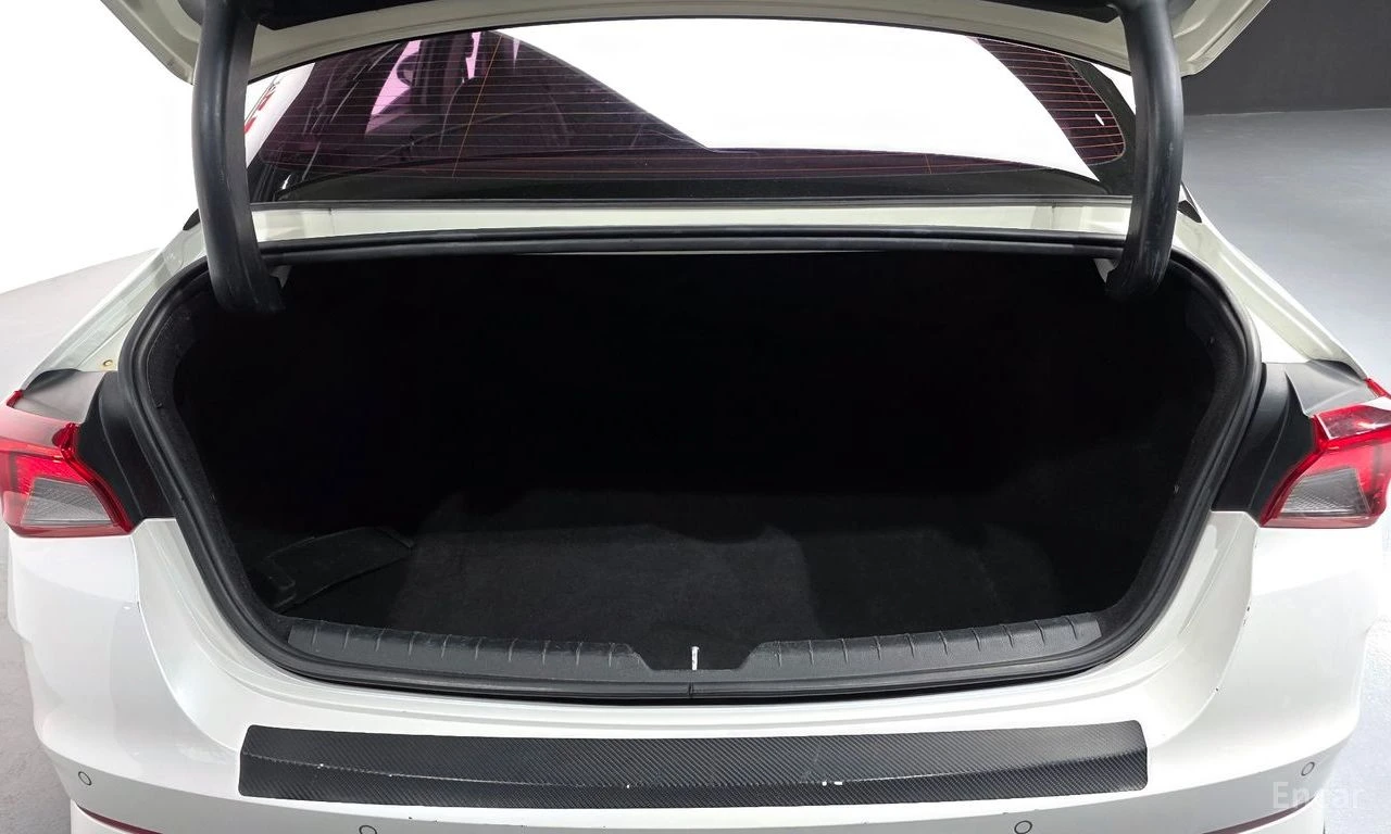 Kia K5 2.0 Trendy* ПОДГРЕВ* КАМЕРА* КРАЙНА ЦЕНА* , снимка 15 - Автомобили и джипове - 54712570