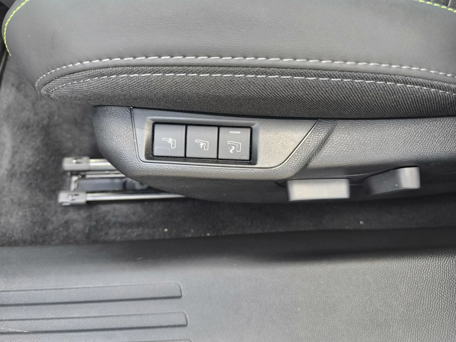 Peugeot 2008 GT LINE, снимка 14 - Автомобили и джипове - 54780631