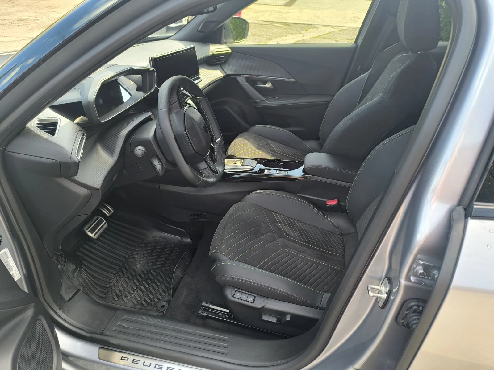 Peugeot 2008 GT LINE, снимка 10 - Автомобили и джипове - 54780631