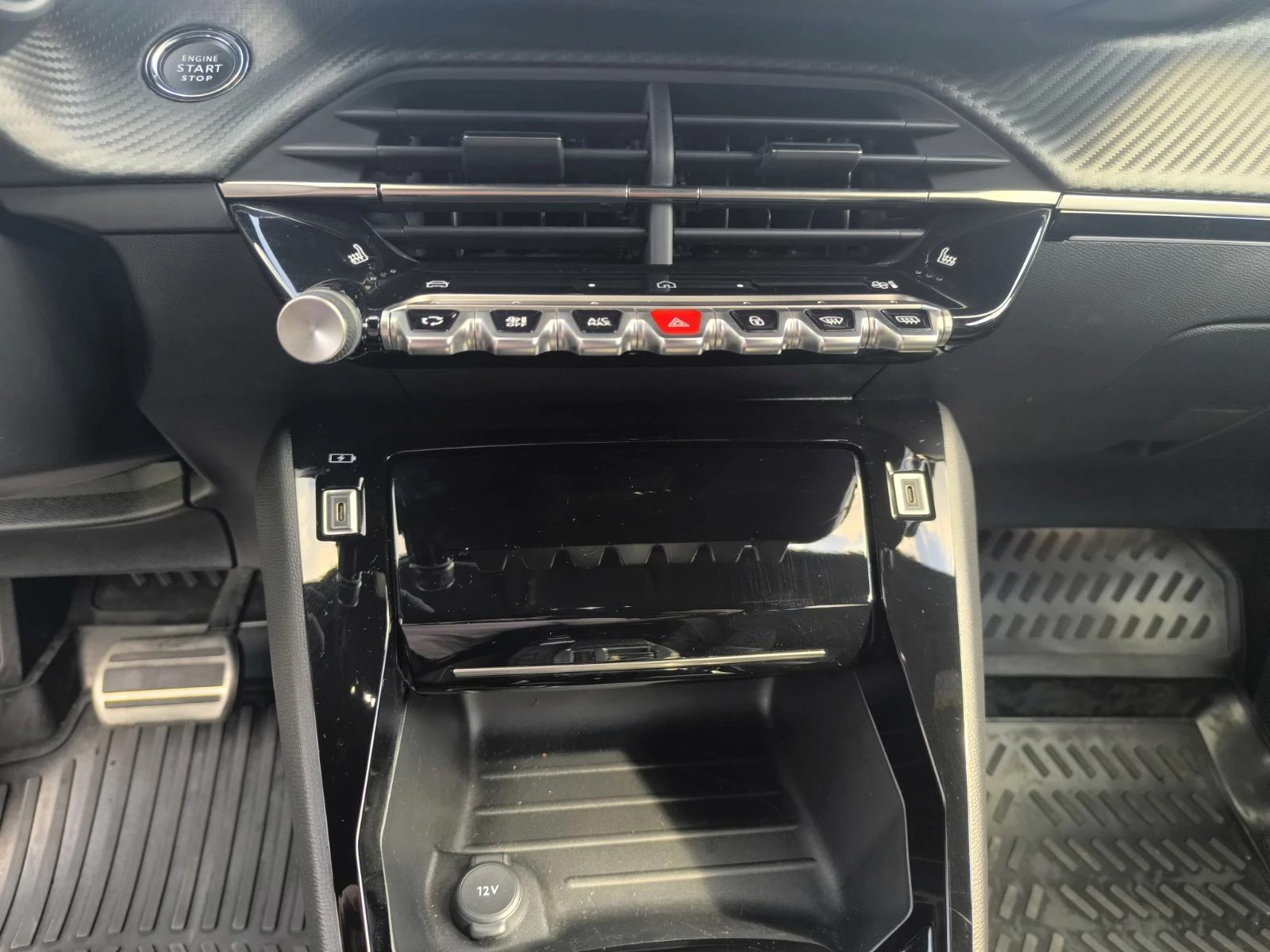 Peugeot 2008 GT LINE, снимка 13 - Автомобили и джипове - 54780631